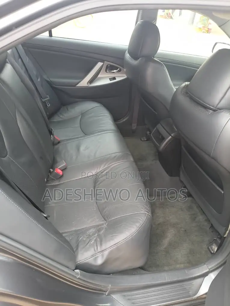 Toyota Camry SE V6 4dr Sedan (3.5L 6cyl 6AM) 2008 Gray