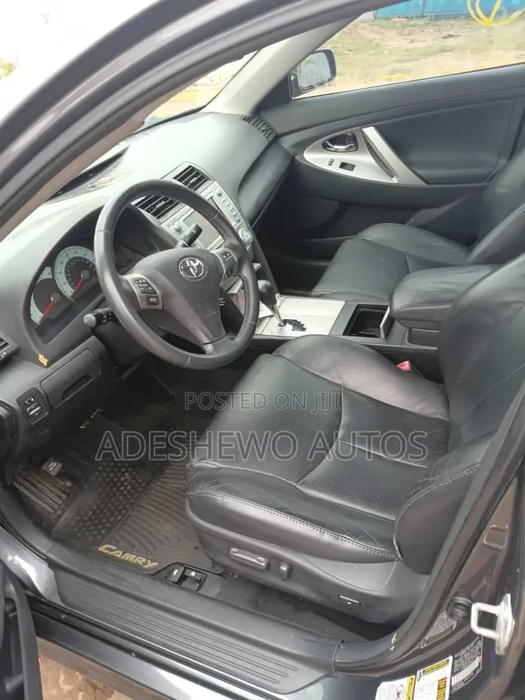 Toyota Camry SE V6 4dr Sedan (3.5L 6cyl 6AM) 2008 Gray