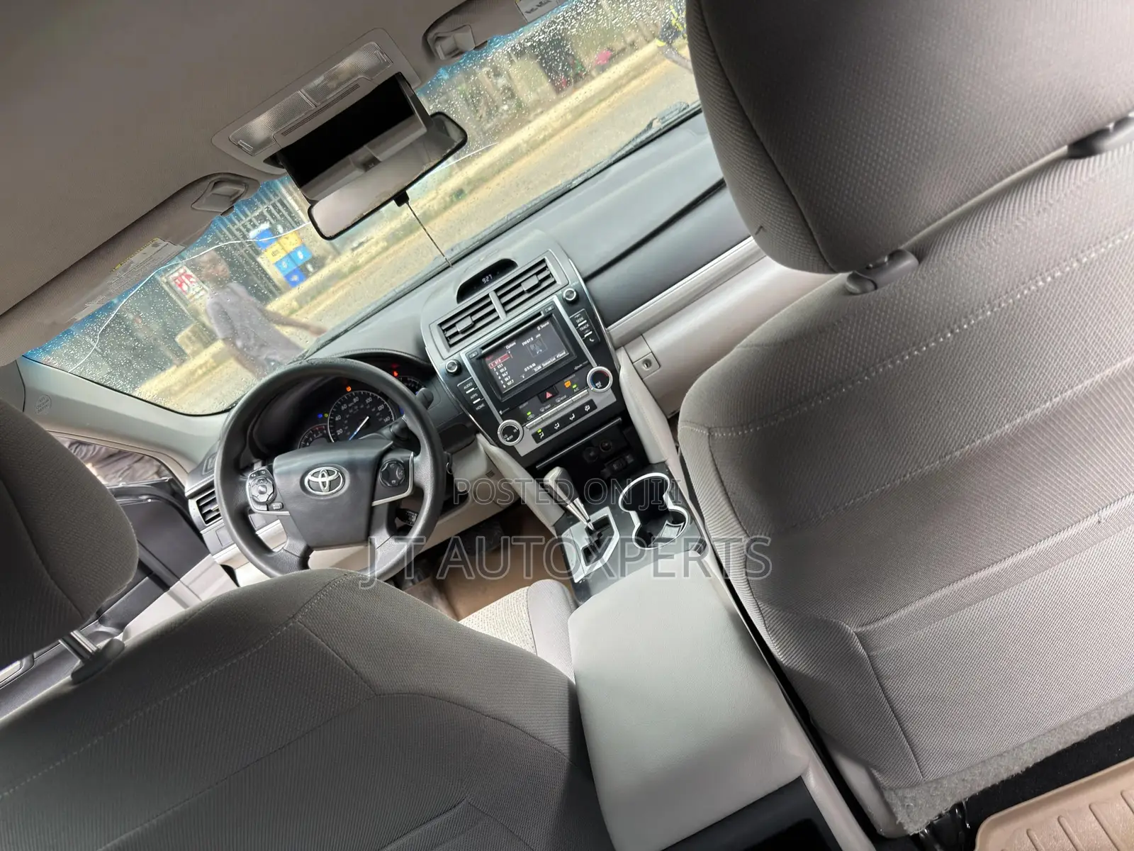 Toyota Camry LE 4dr Sedan (2.5L 4cyl 6A) 2014 Gray