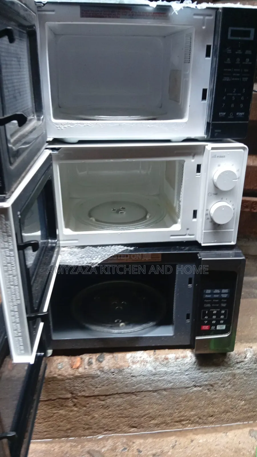 Tesman SKMS0720MPW White Manual Solo Microwave. UK Used