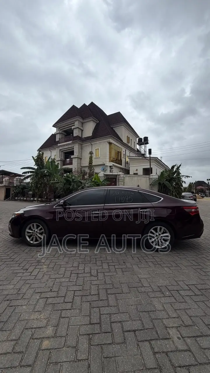 Toyota Avalon XLE FWDSedan (3.6L 6cyl 6A) 2016 Burgundy