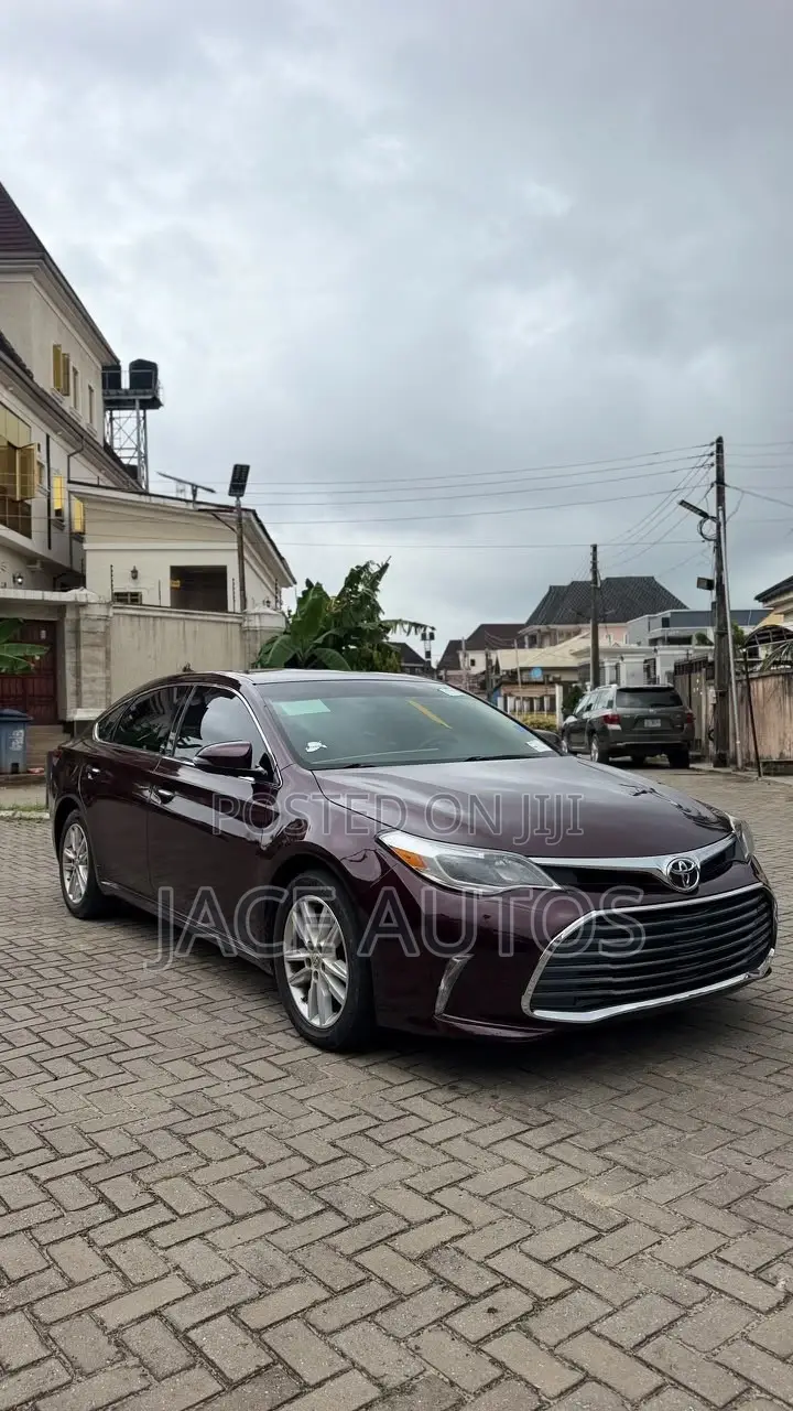 Toyota Avalon XLE FWDSedan (3.6L 6cyl 6A) 2016 Burgundy