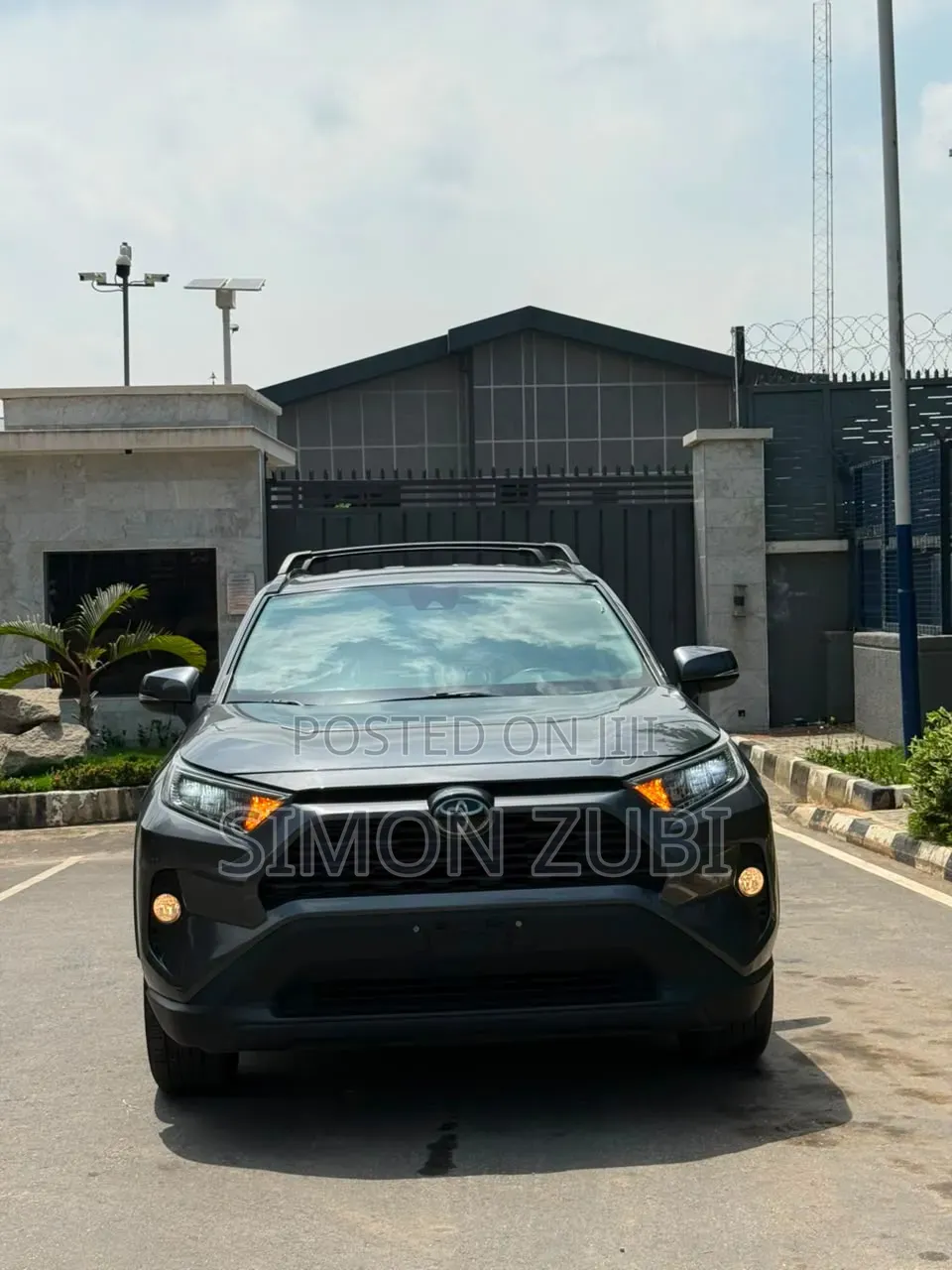 Toyota RAV4 XLE AWD 2020 Gray