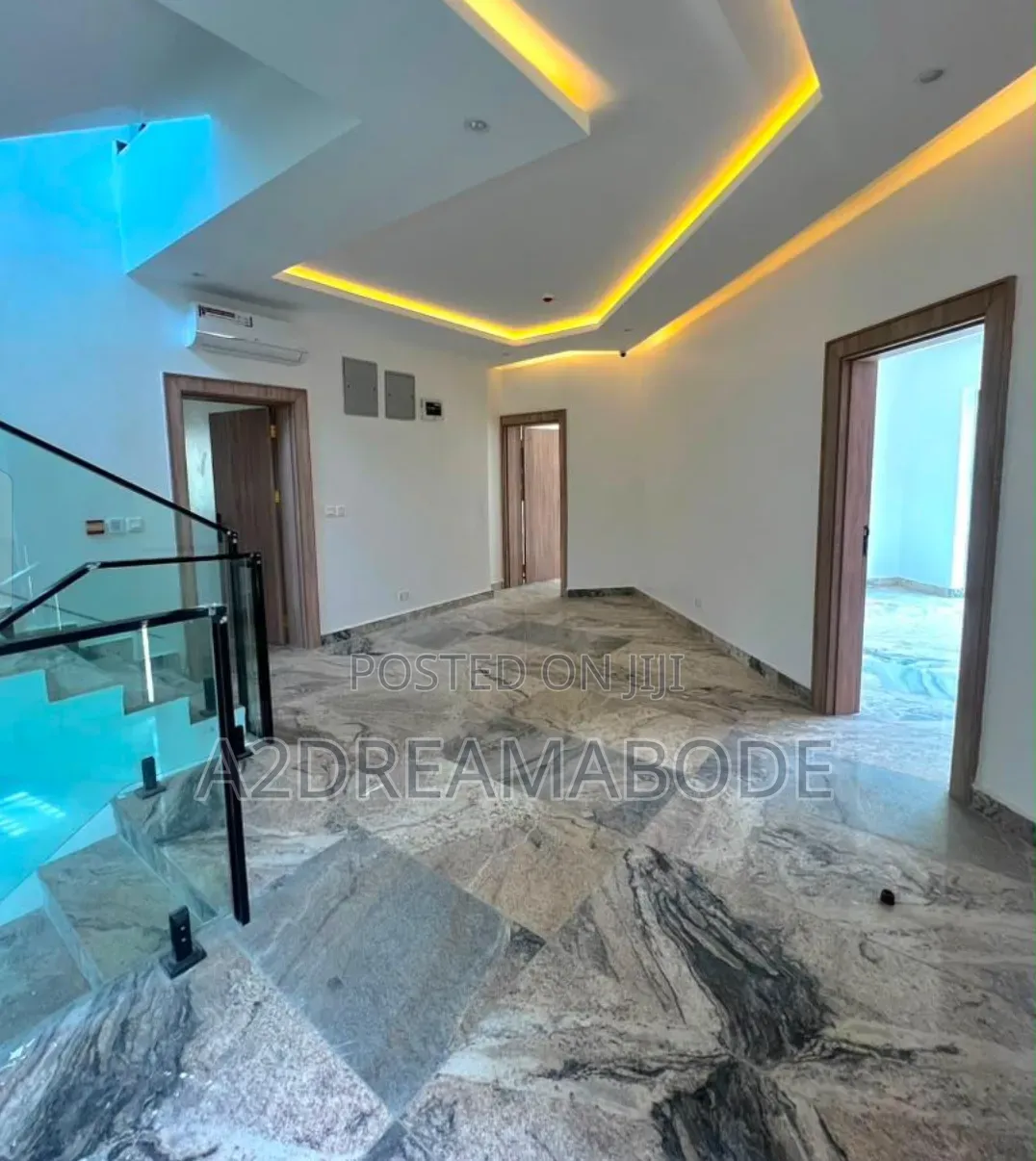 5bdrm Duplex in Old Ikoyi for sale