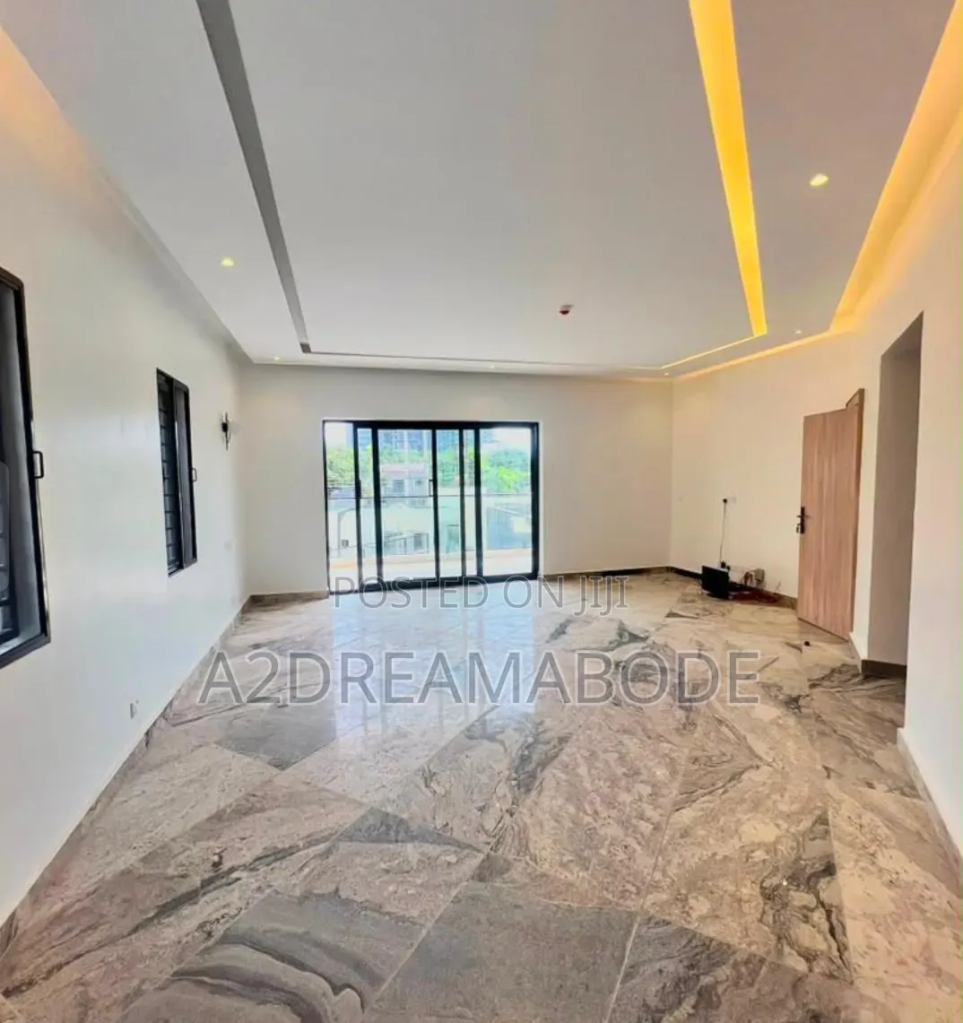 5bdrm Duplex in Old Ikoyi for sale