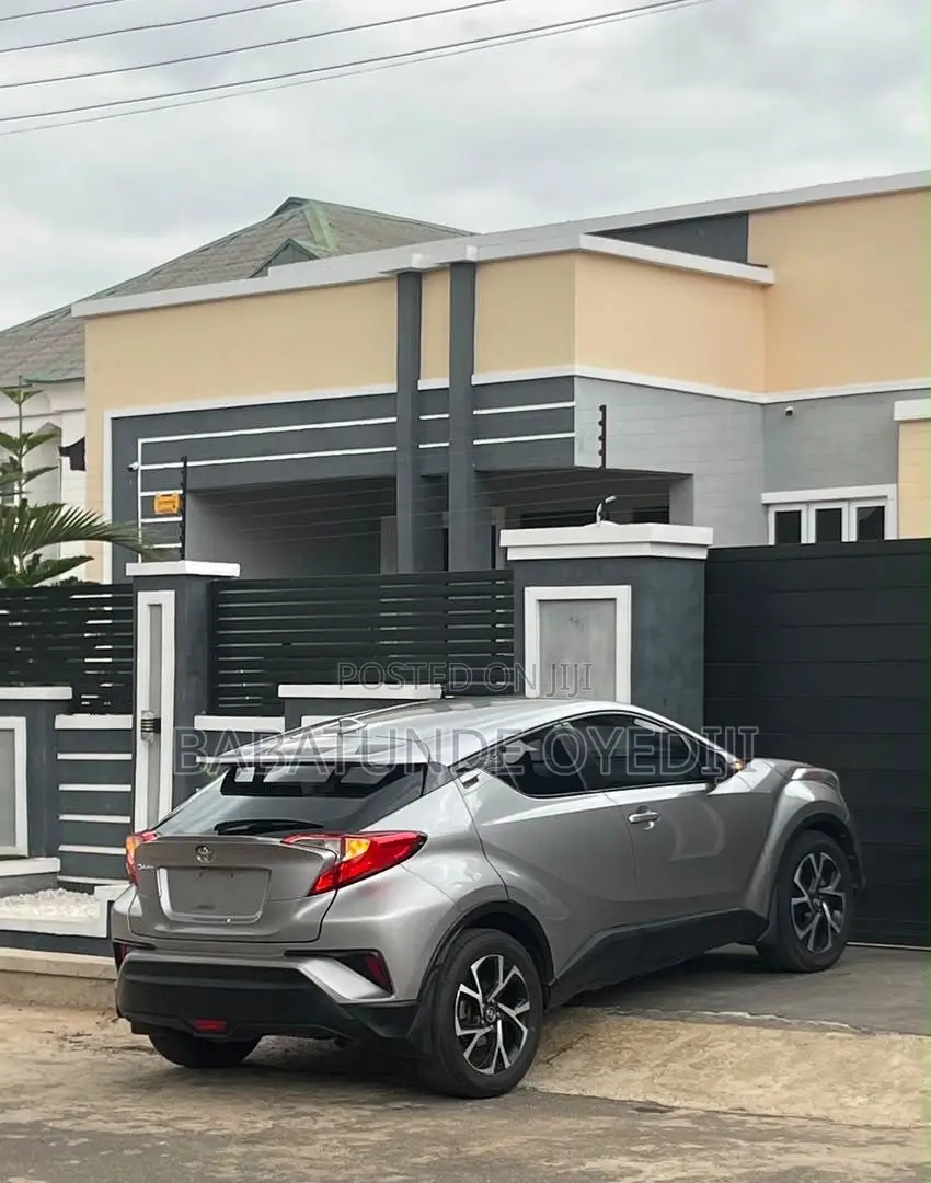 Toyota C-HR 2020 Gray