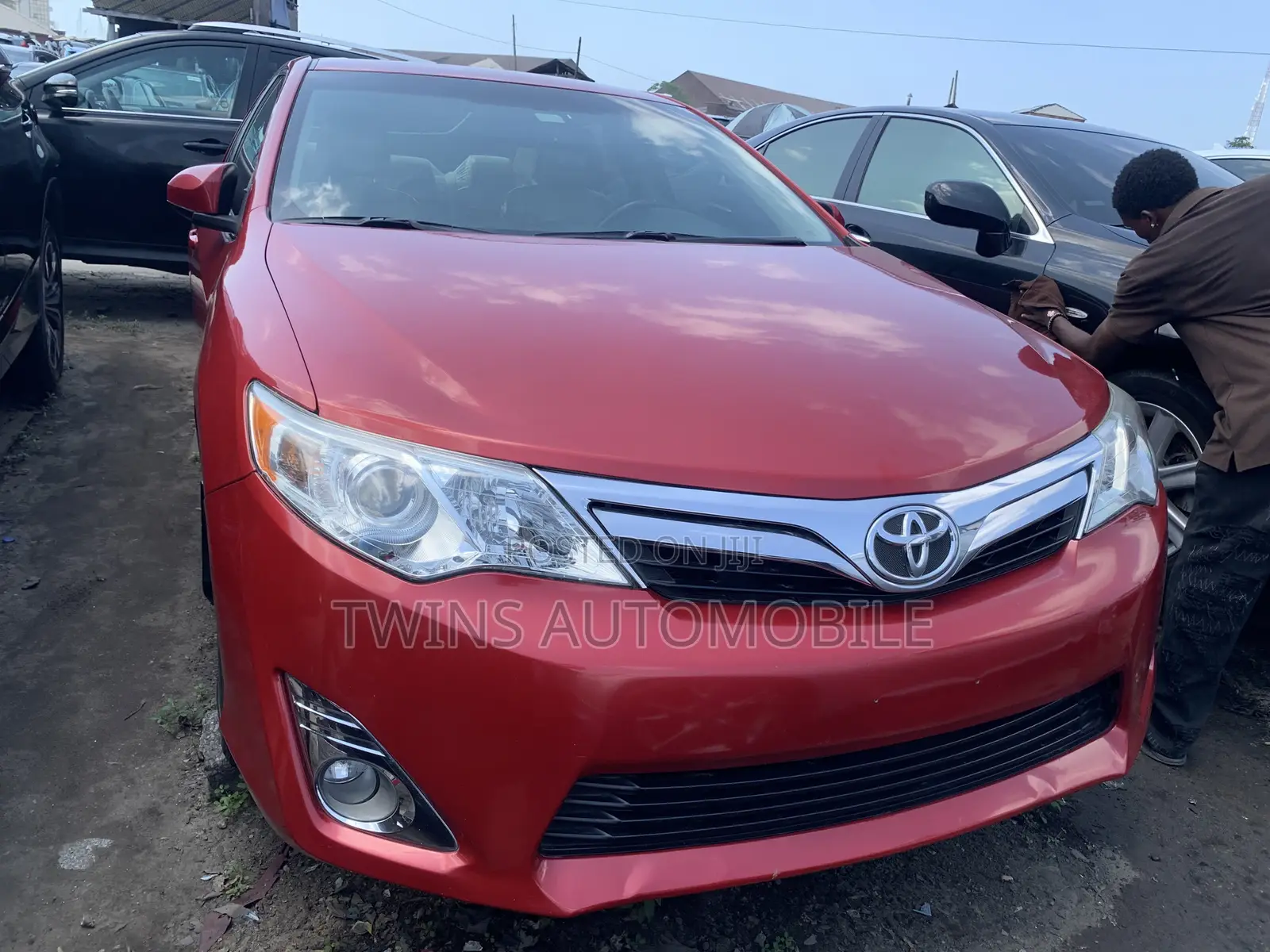 Toyota Camry XLE 4dr Sedan (2.5L 4cyl 6A) 2014 Red