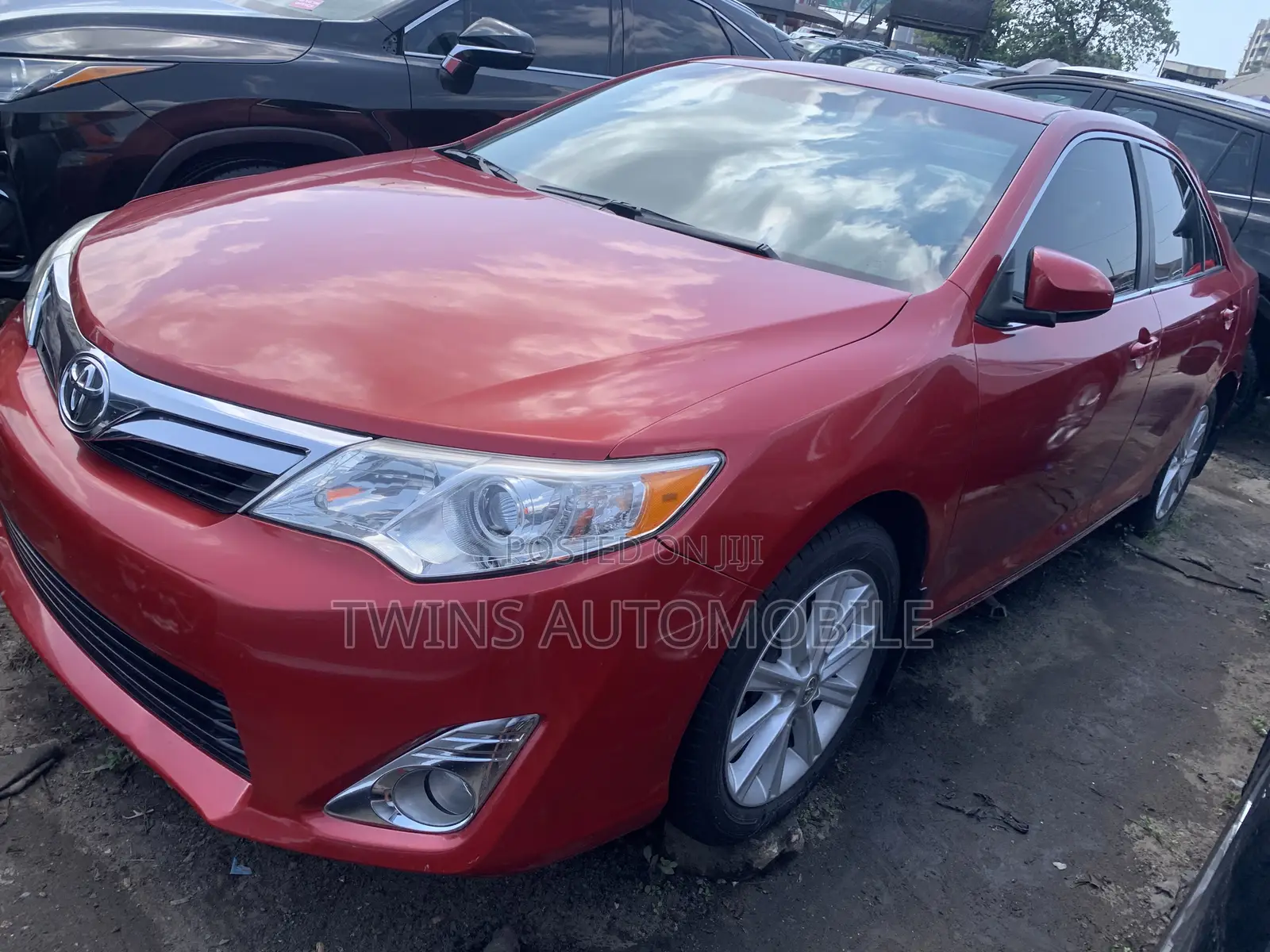 Toyota Camry XLE 4dr Sedan (2.5L 4cyl 6A) 2014 Red