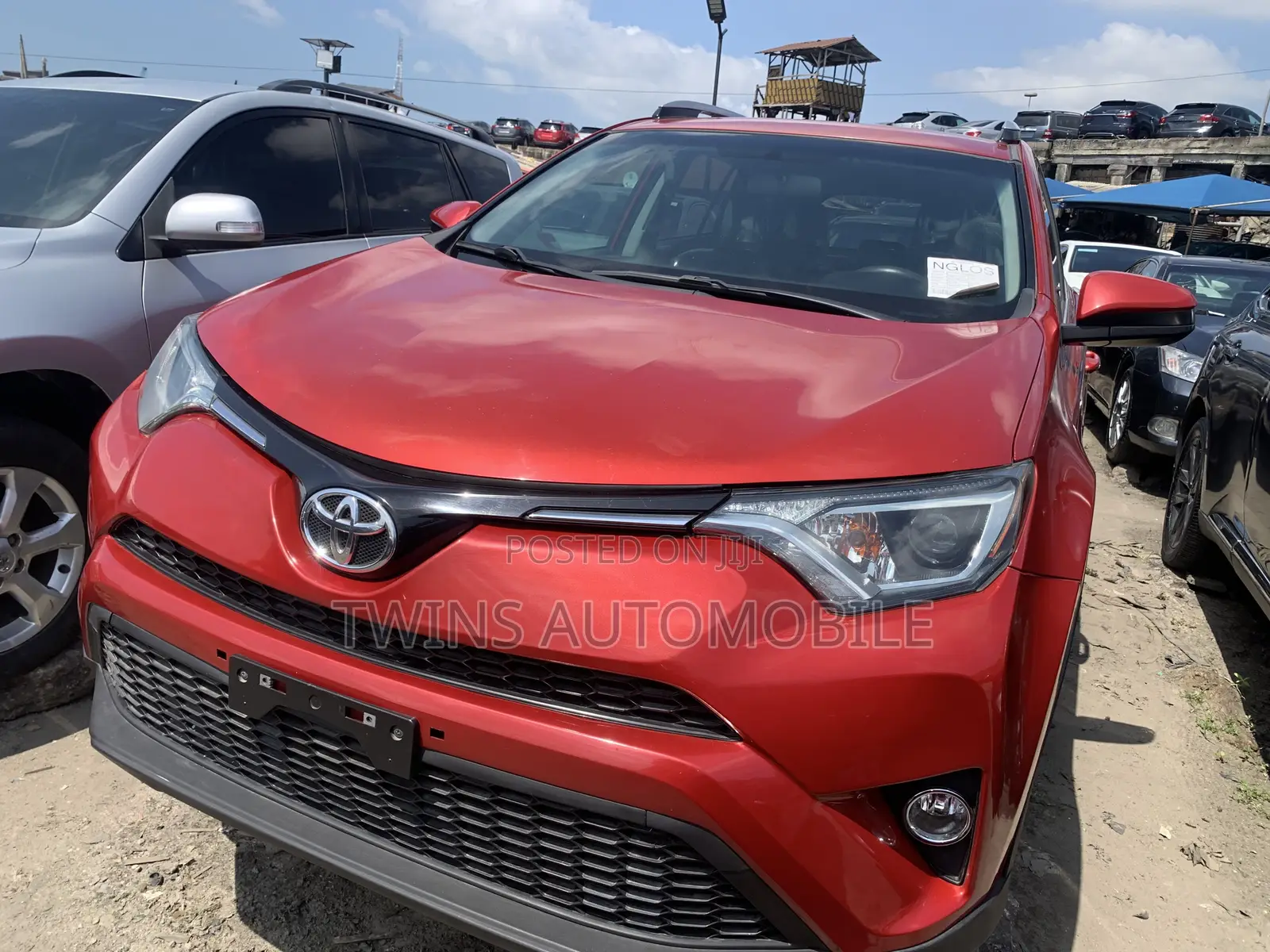 Toyota RAV4 XLE AWD (2.5L 4cyl 6A) 2016 Red