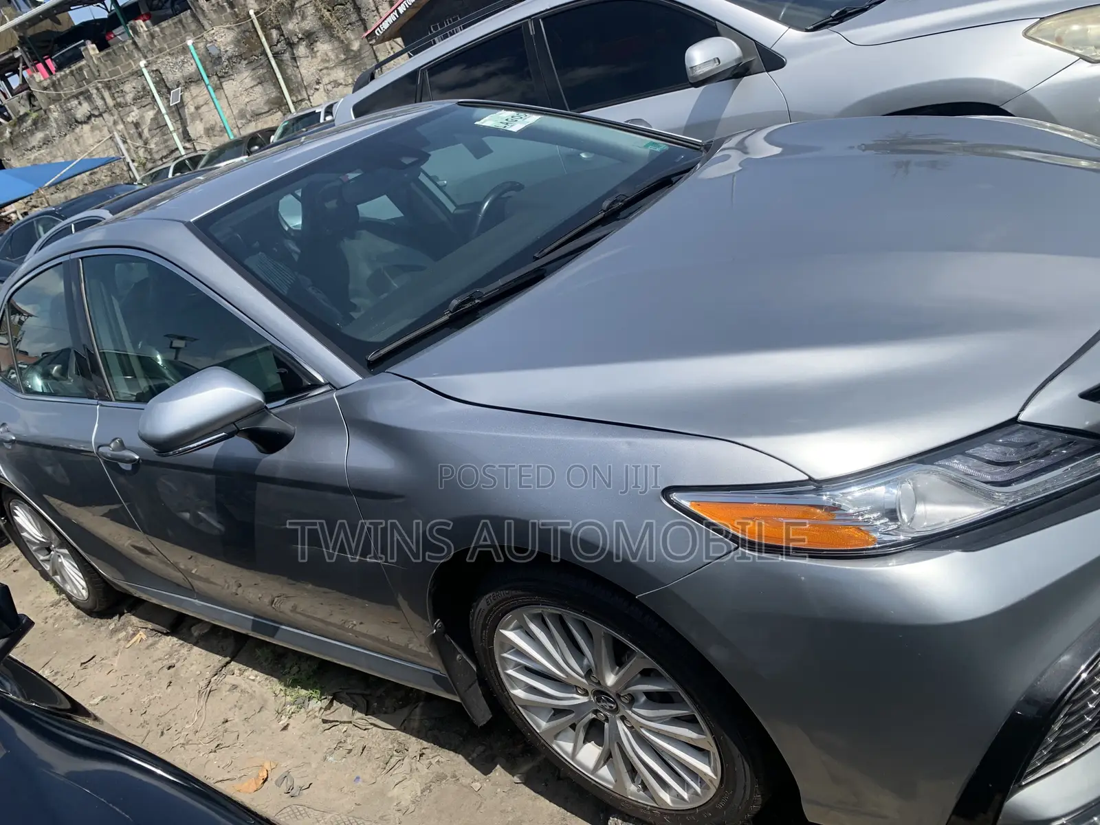 Toyota Camry XLE FWD 2020 Silver