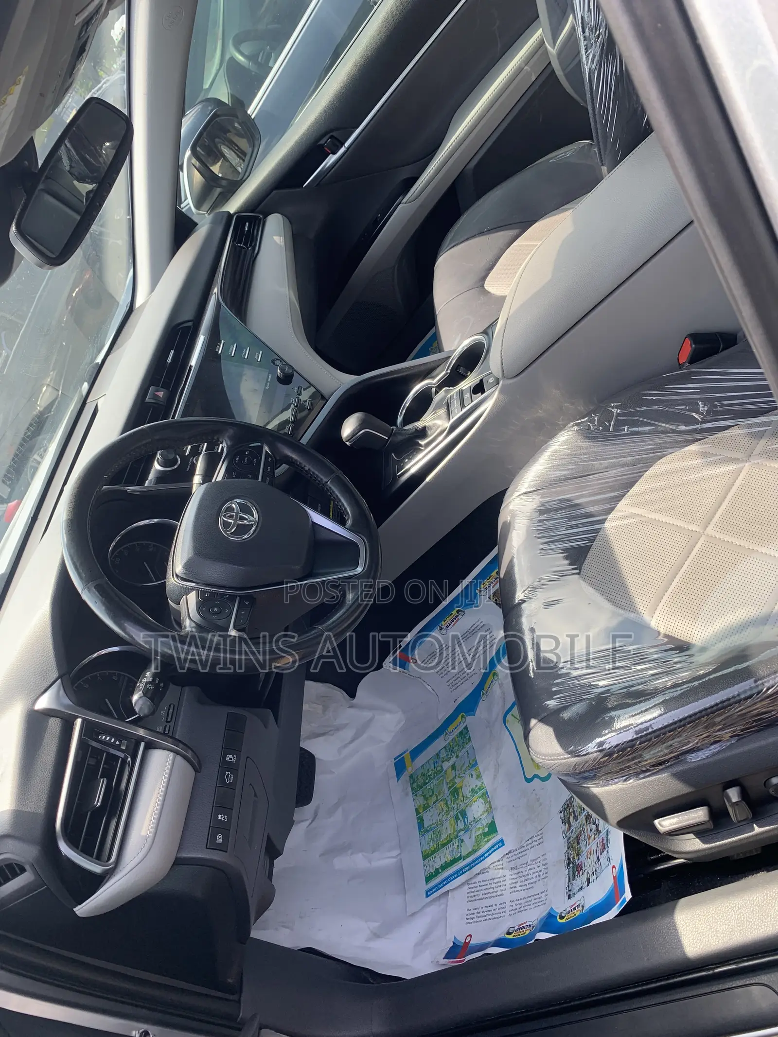 Toyota Camry XLE FWD 2020 Silver