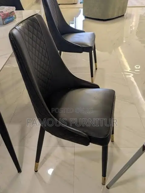 Modern Upholstered Dining Chair Featuring Diamond-Quilted Backrest
