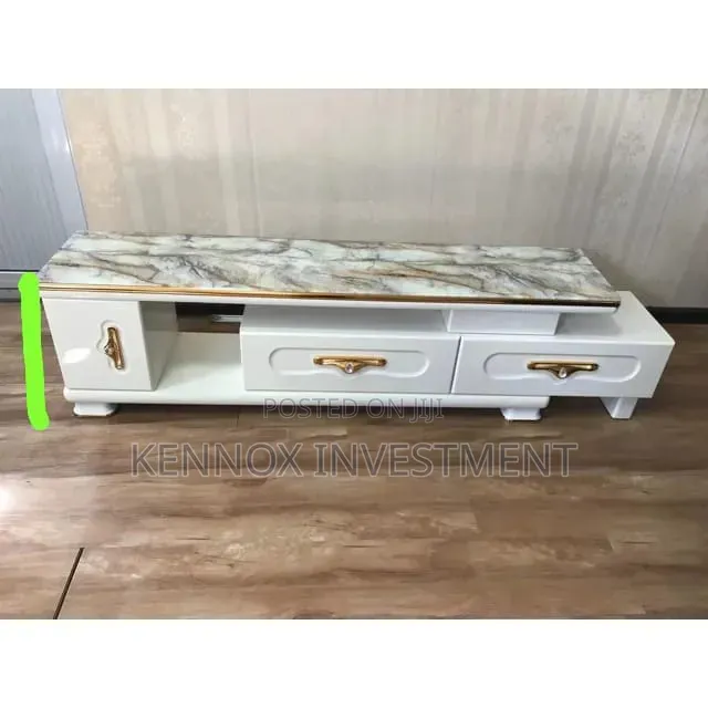 Imported Faux Plastic 4 Seaters Dining/ 4ft TV Stand (170,000)