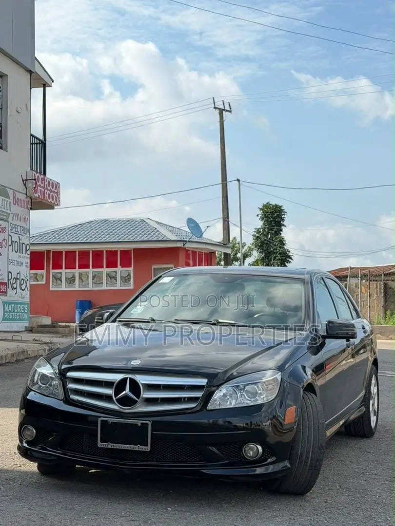 Mercedes-Benz C300 2010 Black
