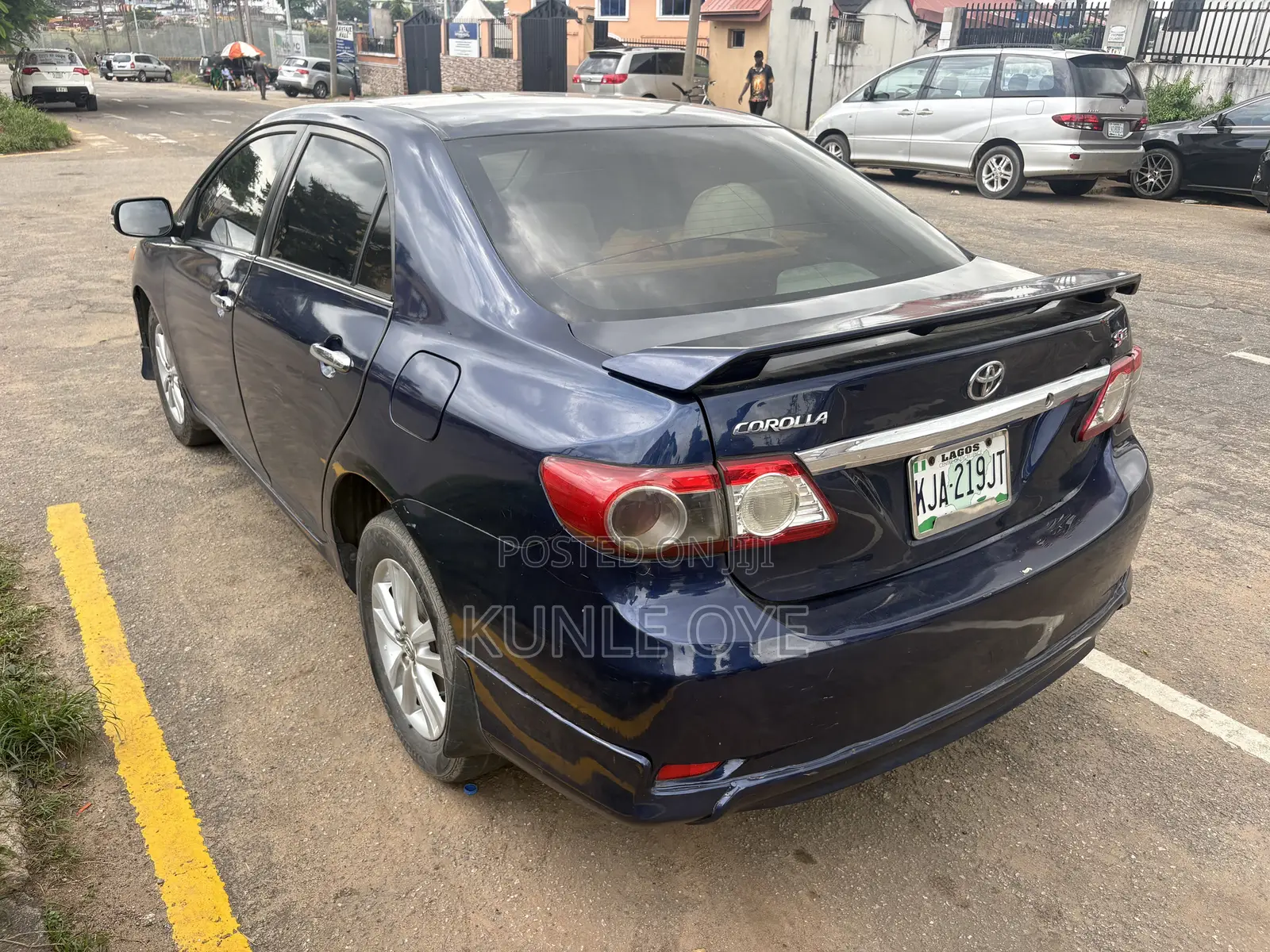Toyota Corolla LE 4dr Sedan (1.8L 4cyl 4A) 2013 Blue