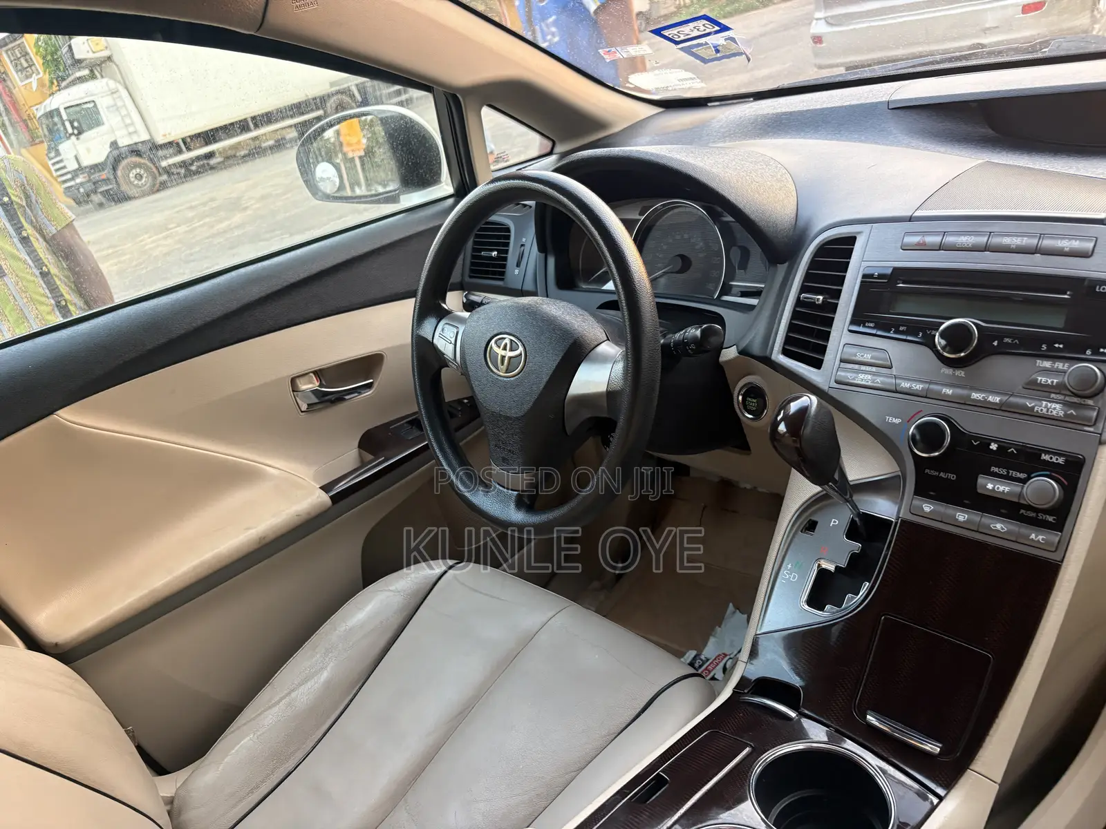 Toyota Venza XLE 2011 White