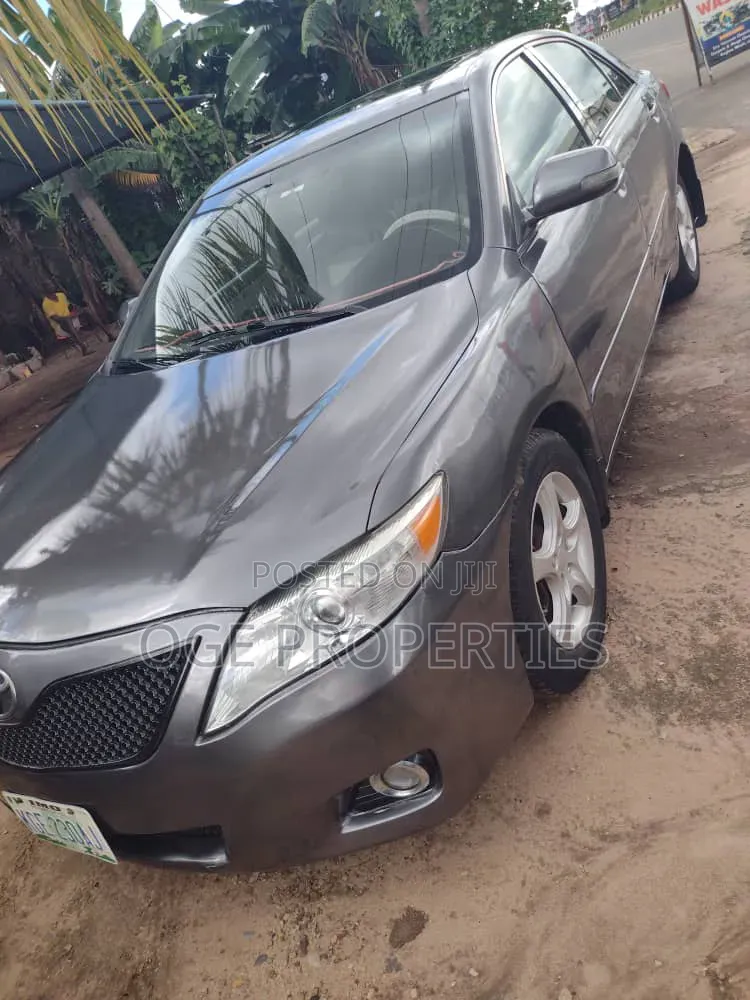 Toyota Camry 2009 Gray