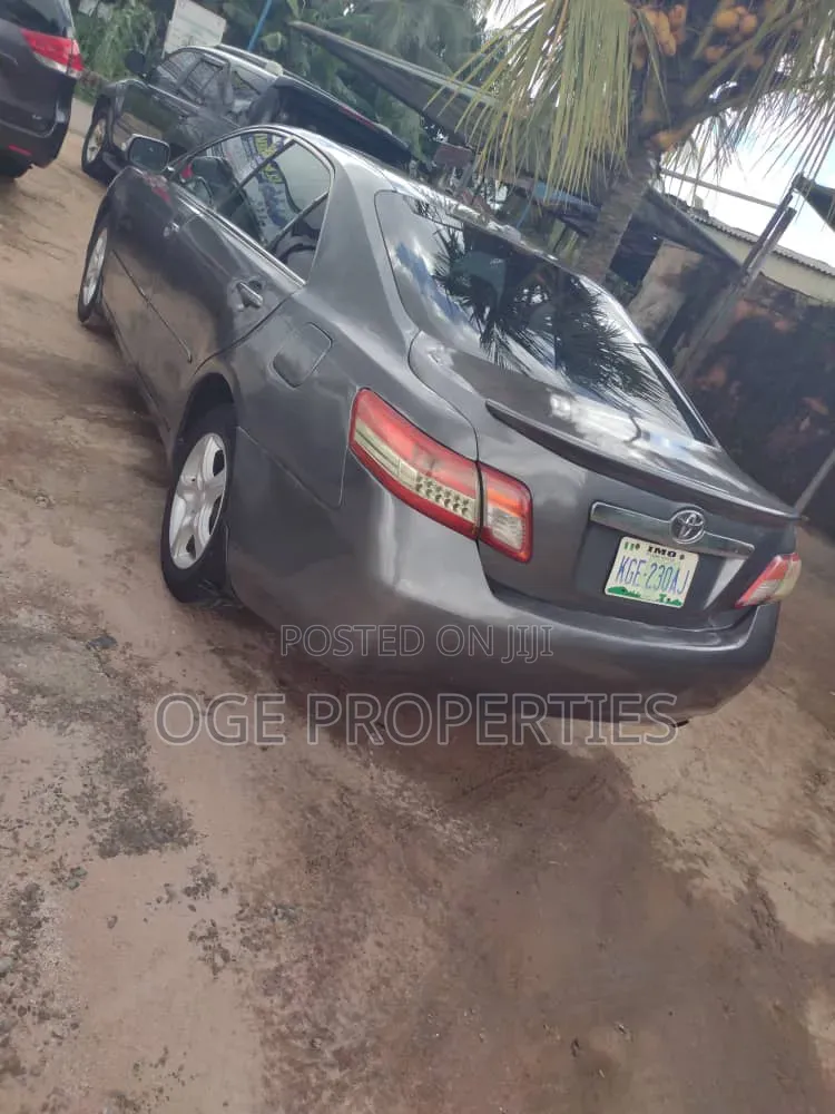 Toyota Camry 2009 Gray