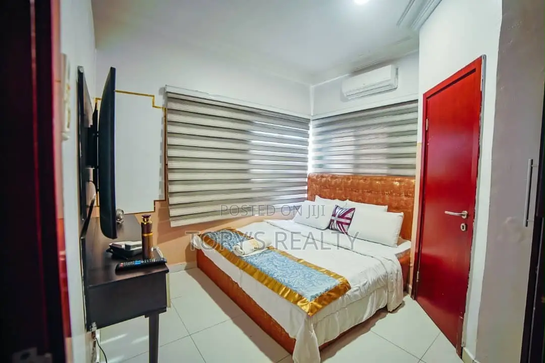 Furnished 1bdrm Apartment in Lekki Phase 1 for rent