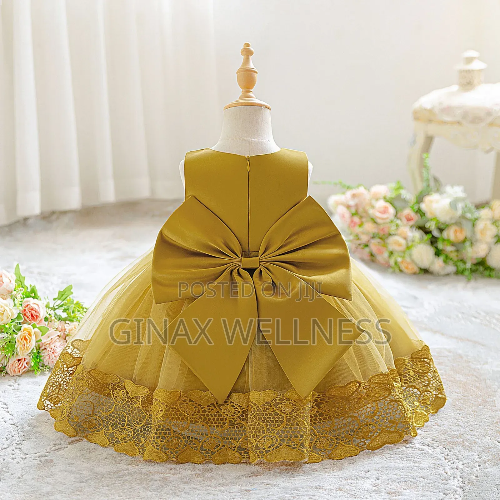 Baby Girls Princess Party Dress With Lace and Flower Detail (3-12m)