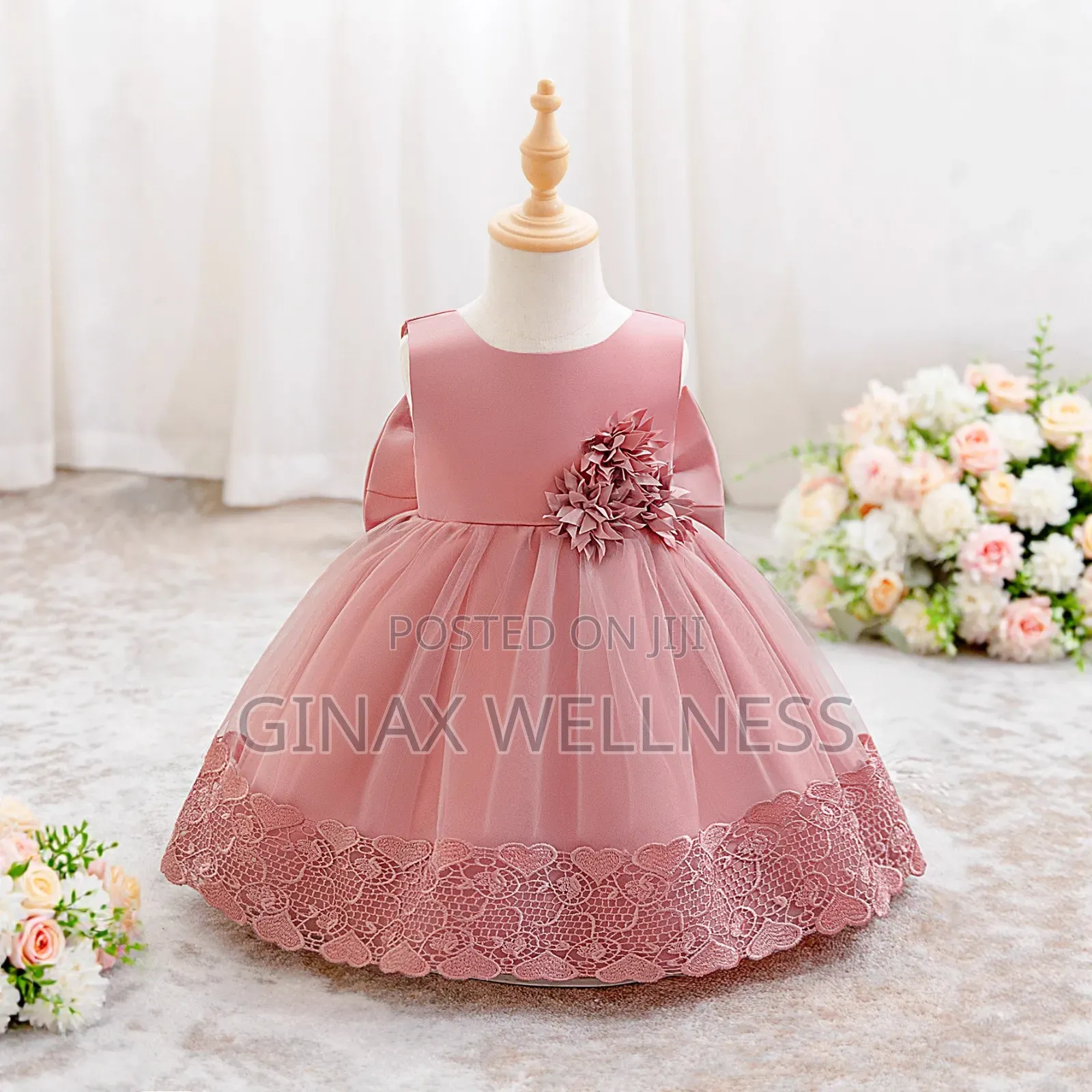 Baby Girls Princess Party Dress With Lace and Flower Detail (3-12m)