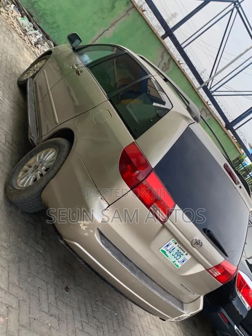 Toyota Sienna XLE 2005 Gold
