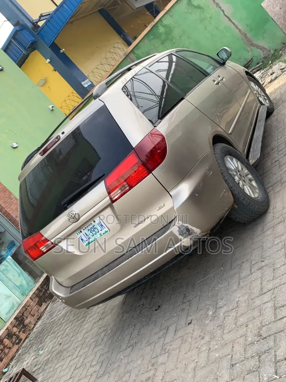 Toyota Sienna XLE 2005 Gold