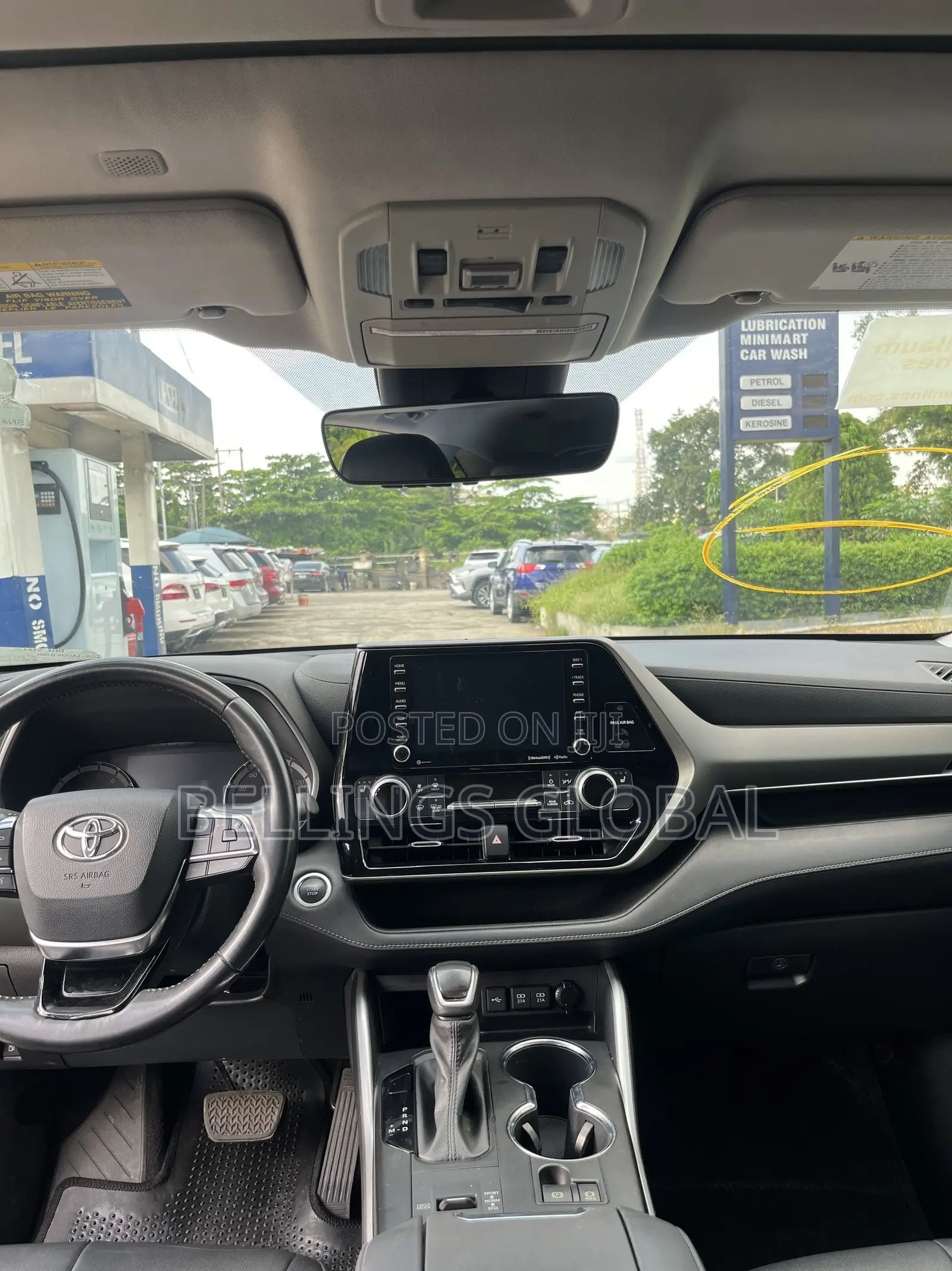 Toyota Highlander XLE 2021 Blue