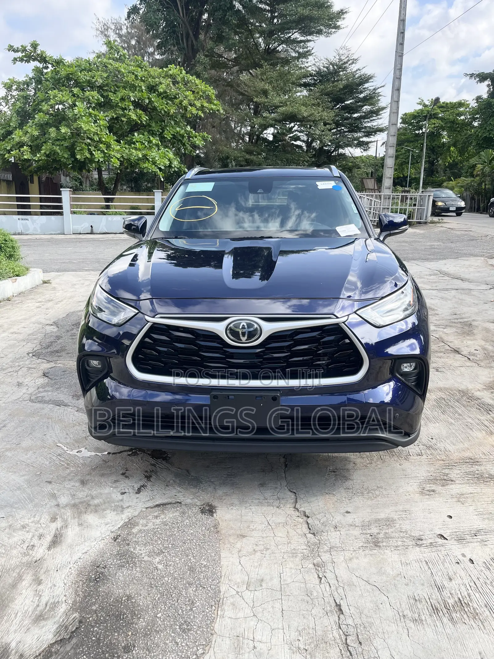 Toyota Highlander XLE 2021 Blue
