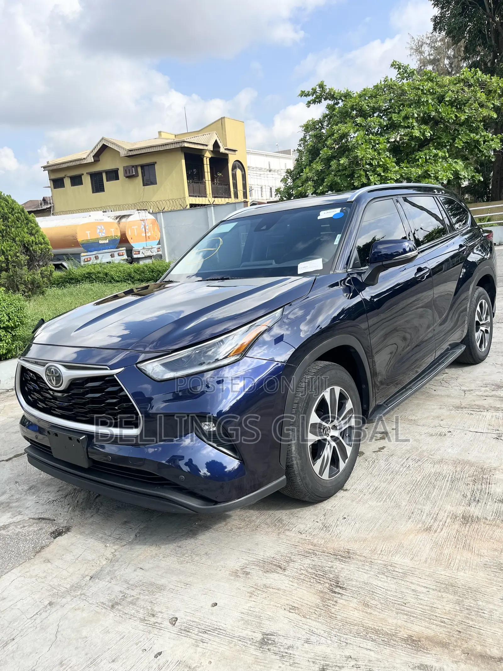 Toyota Highlander XLE 2021 Blue