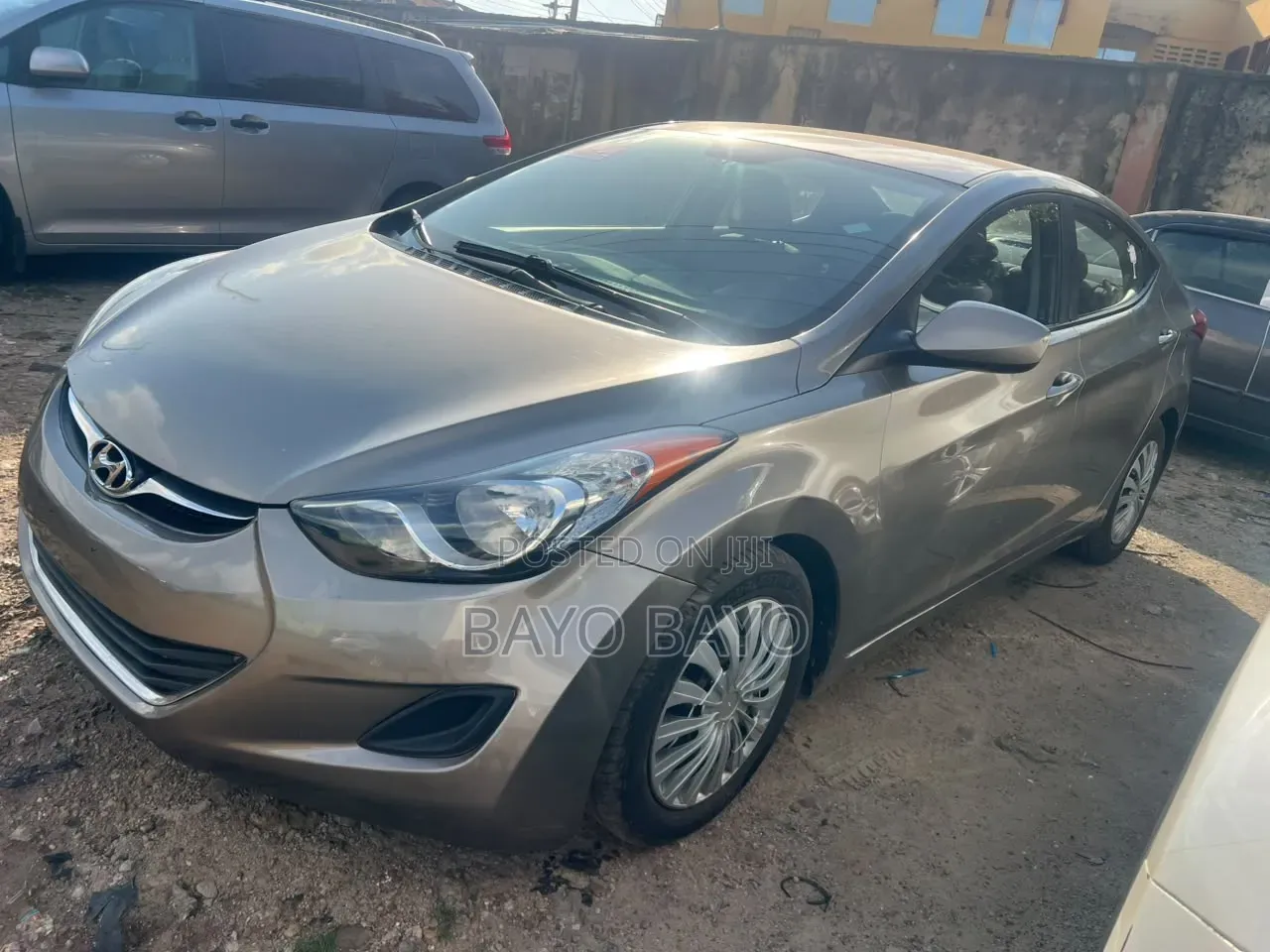 Hyundai Elantra GLS Sedan FWD (1.8L 4cyl 6M) 2013 Gray