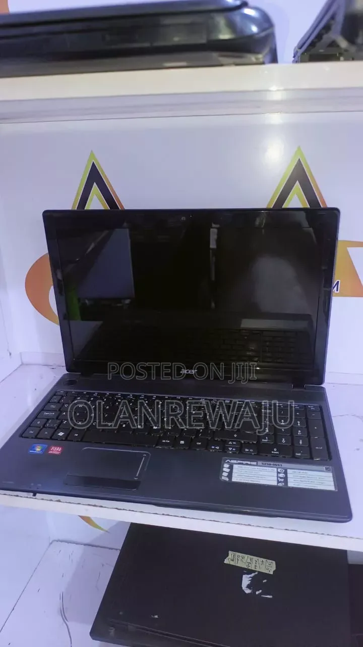 New Laptop Acer Aspire 5250 8GB AMD HDD 500GB