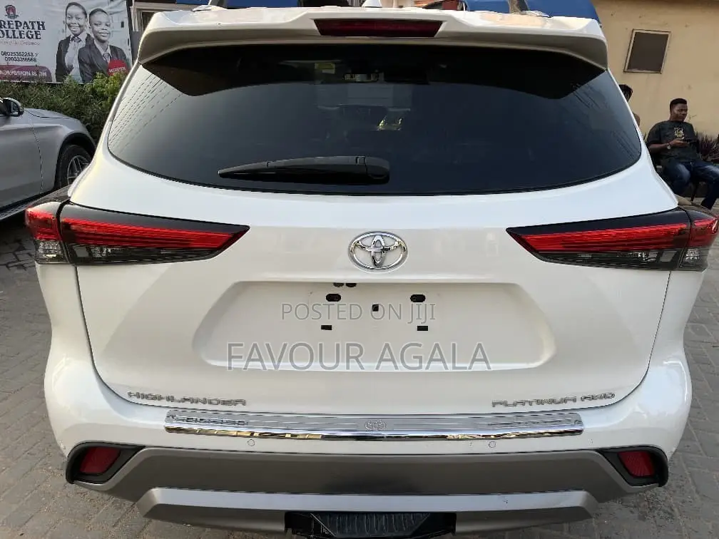 Toyota Highlander XLE AWD 2020 White