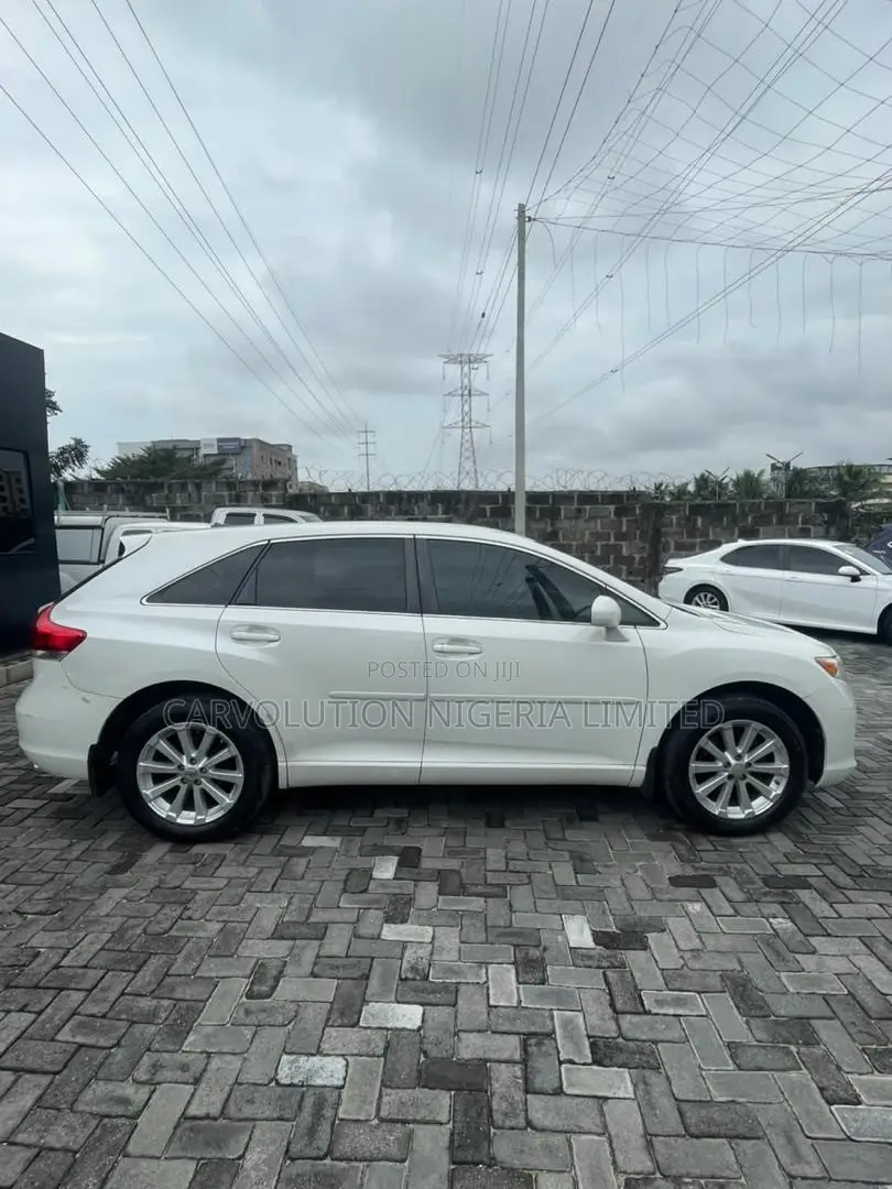 Toyota Venza 2011 White