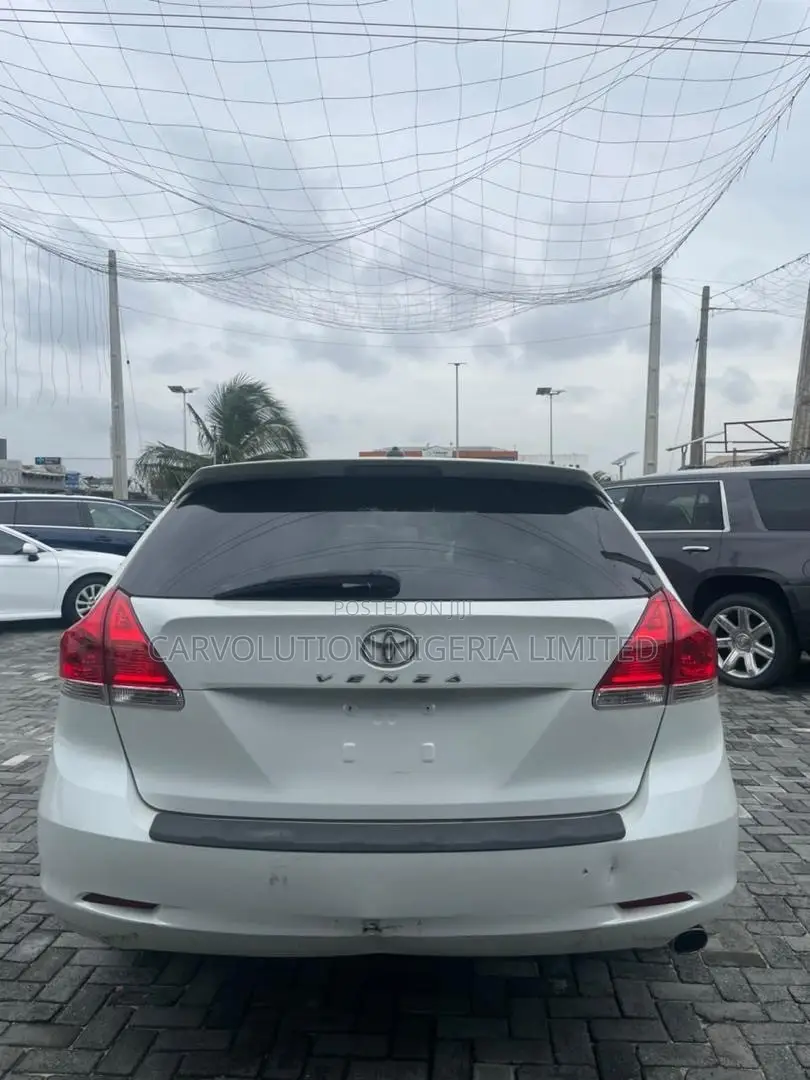 Toyota Venza 2011 White
