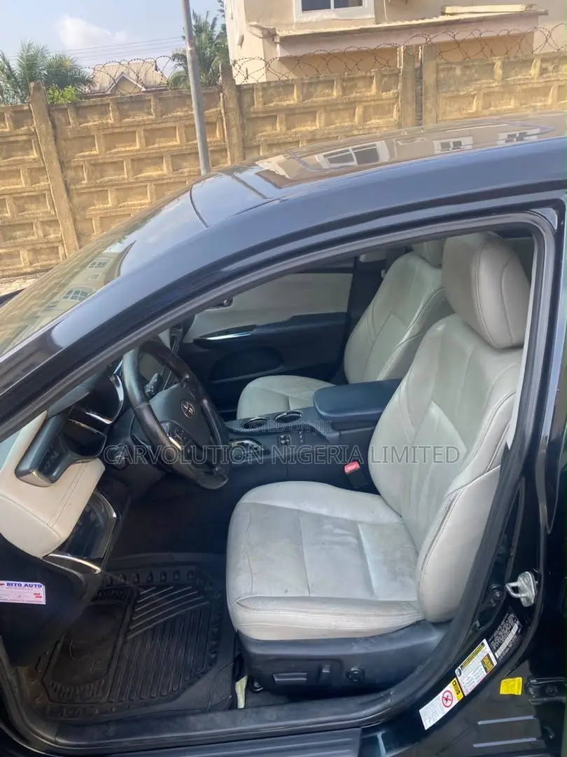 Toyota Avalon Hybrid XLE Touring 2013 Black