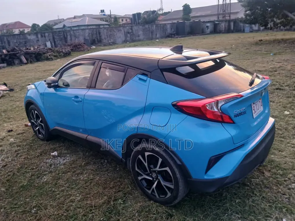 Toyota C-HR 2019 Blue