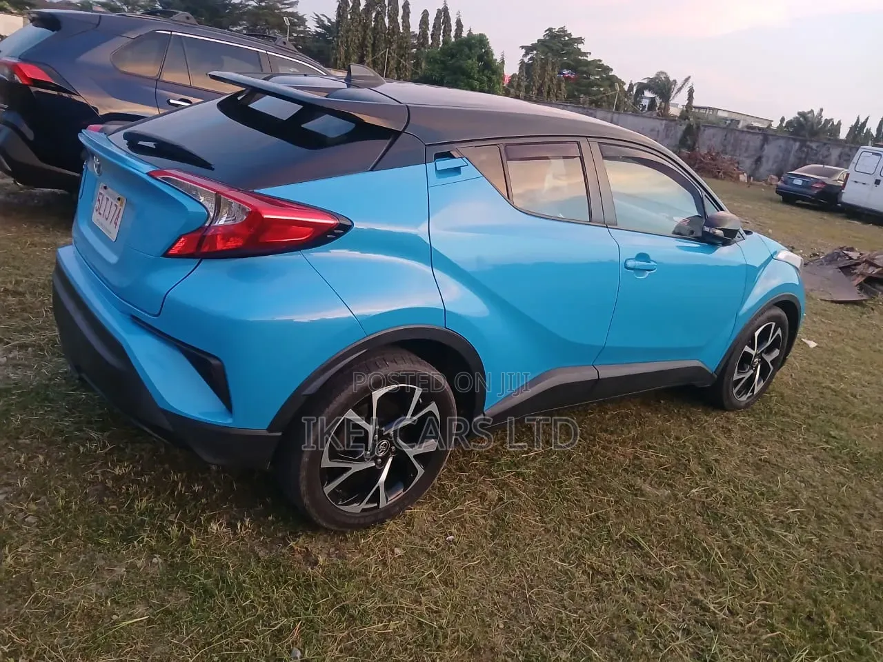 Toyota C-HR 2019 Blue