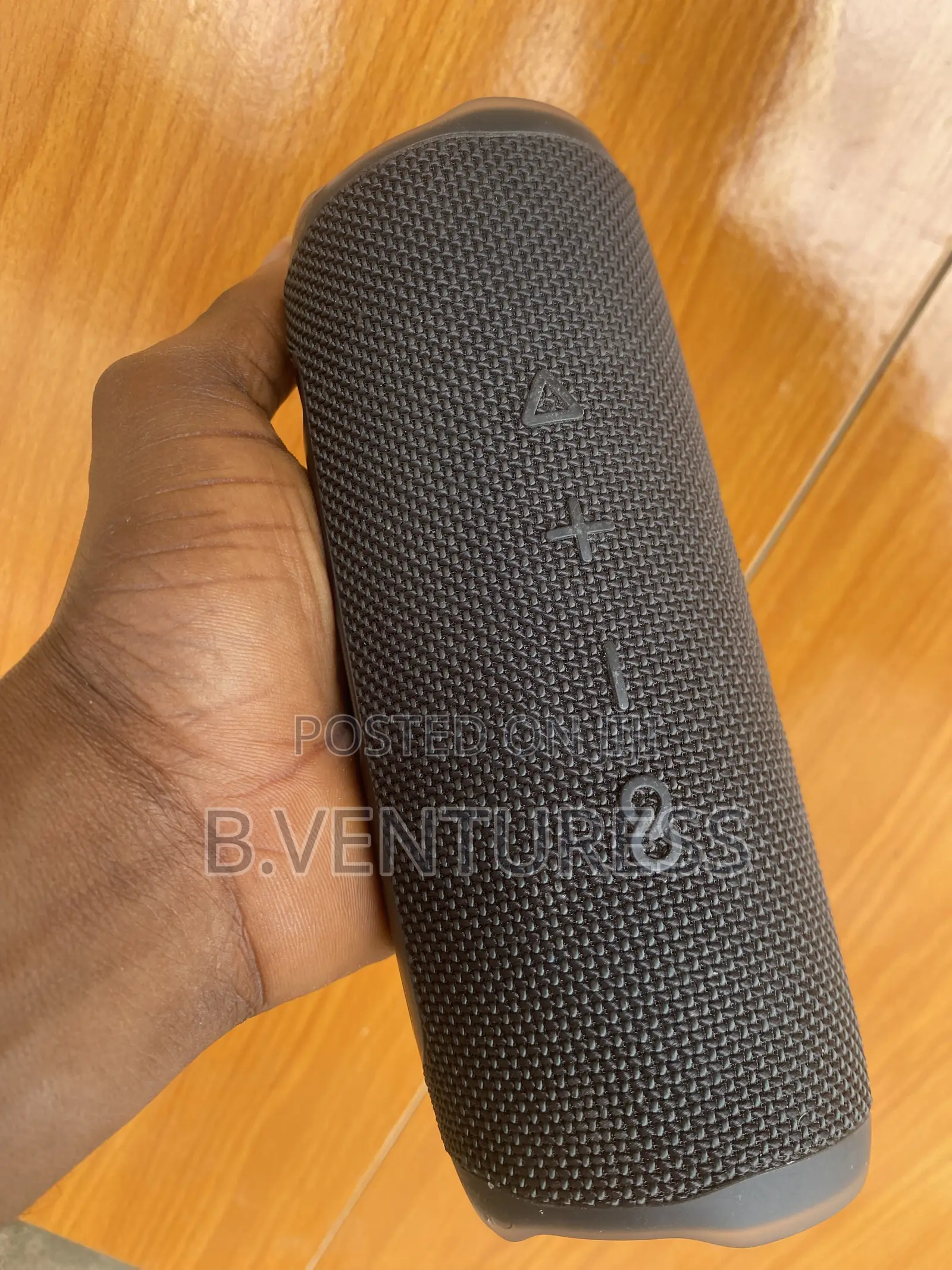 JBL Flip 6 Portable Bluetooth Speaker
