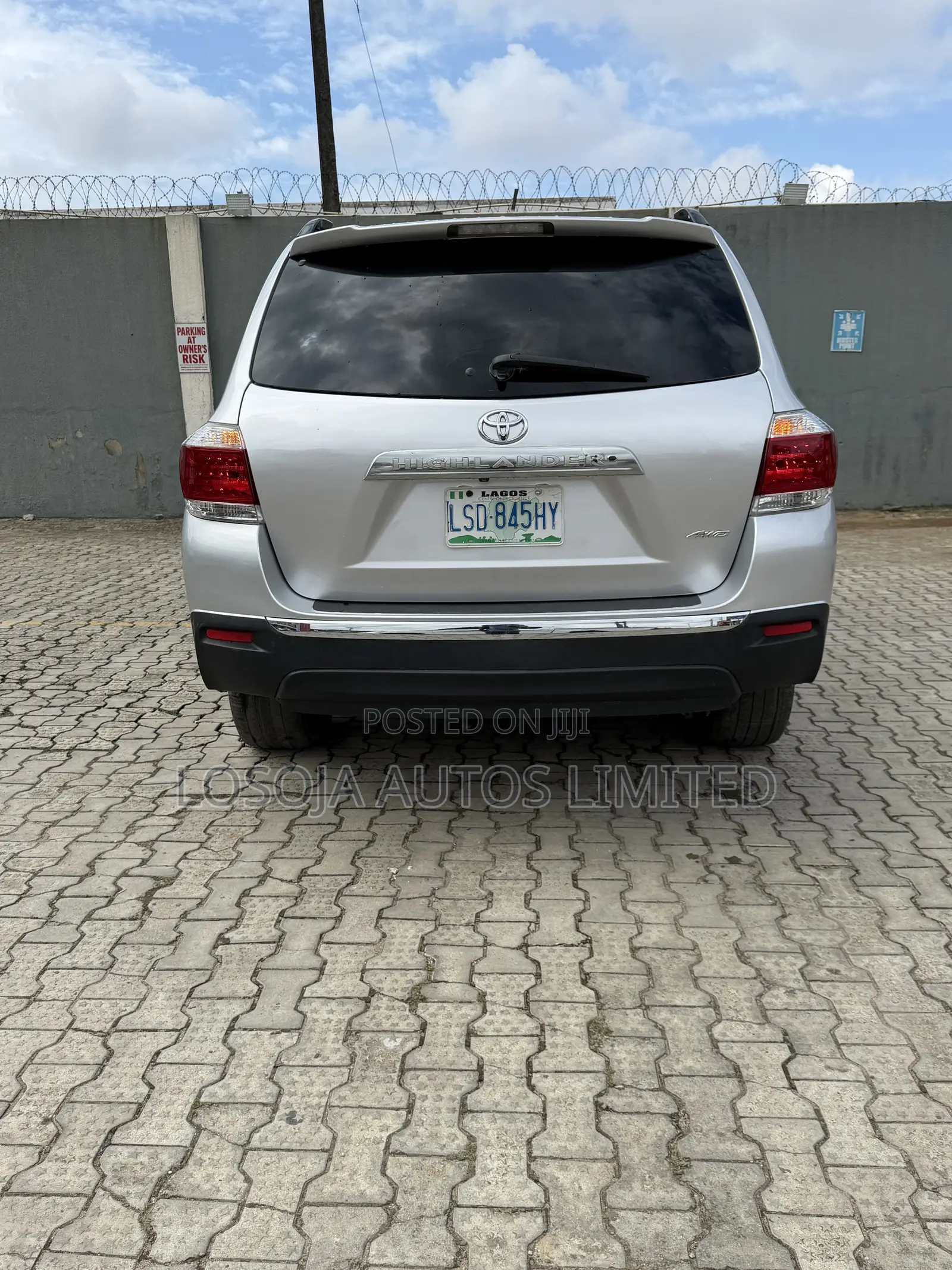 Toyota Highlander SE 3.5L 4WD 2013 Silver