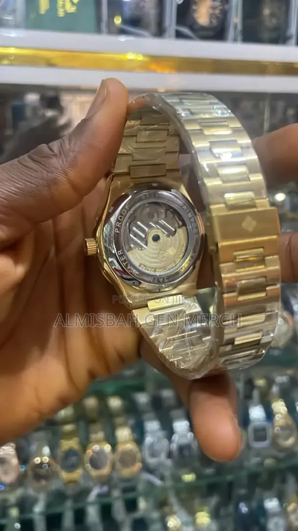 (PATEK PHILIPPE) Geneva Automatic Chain Watch