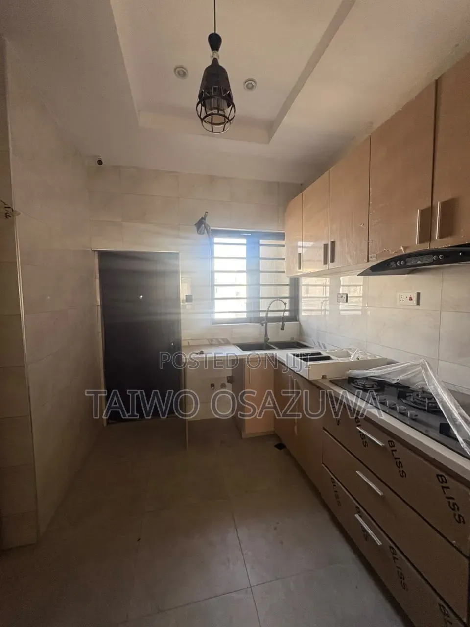 4bdrm Duplex in Off Platinum Way, Jakande for rent