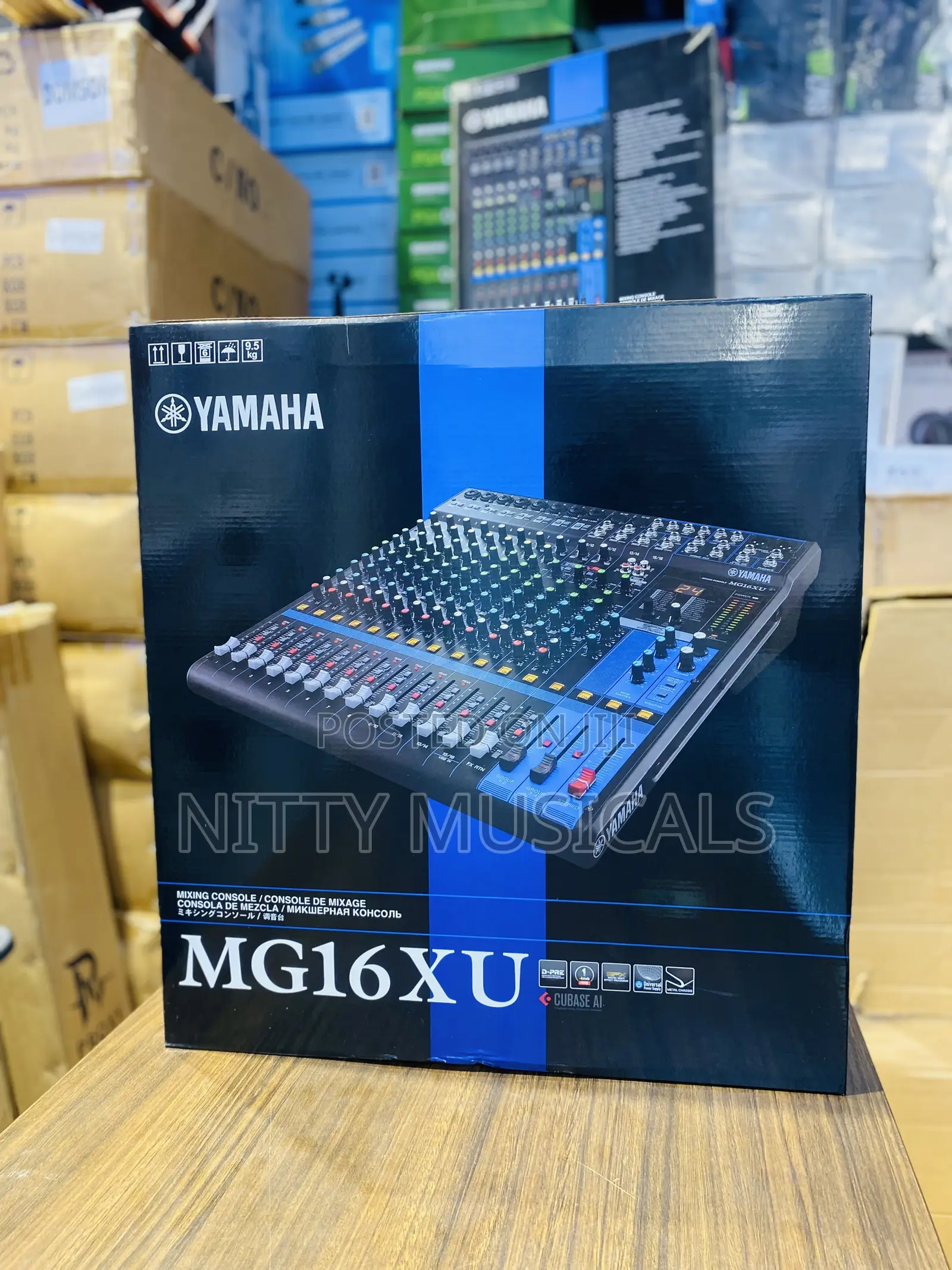 Yamaha MG16XU Professional Mixer