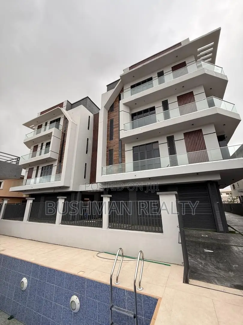 2bdrm Apartment in Lekki Phase 1 for rent