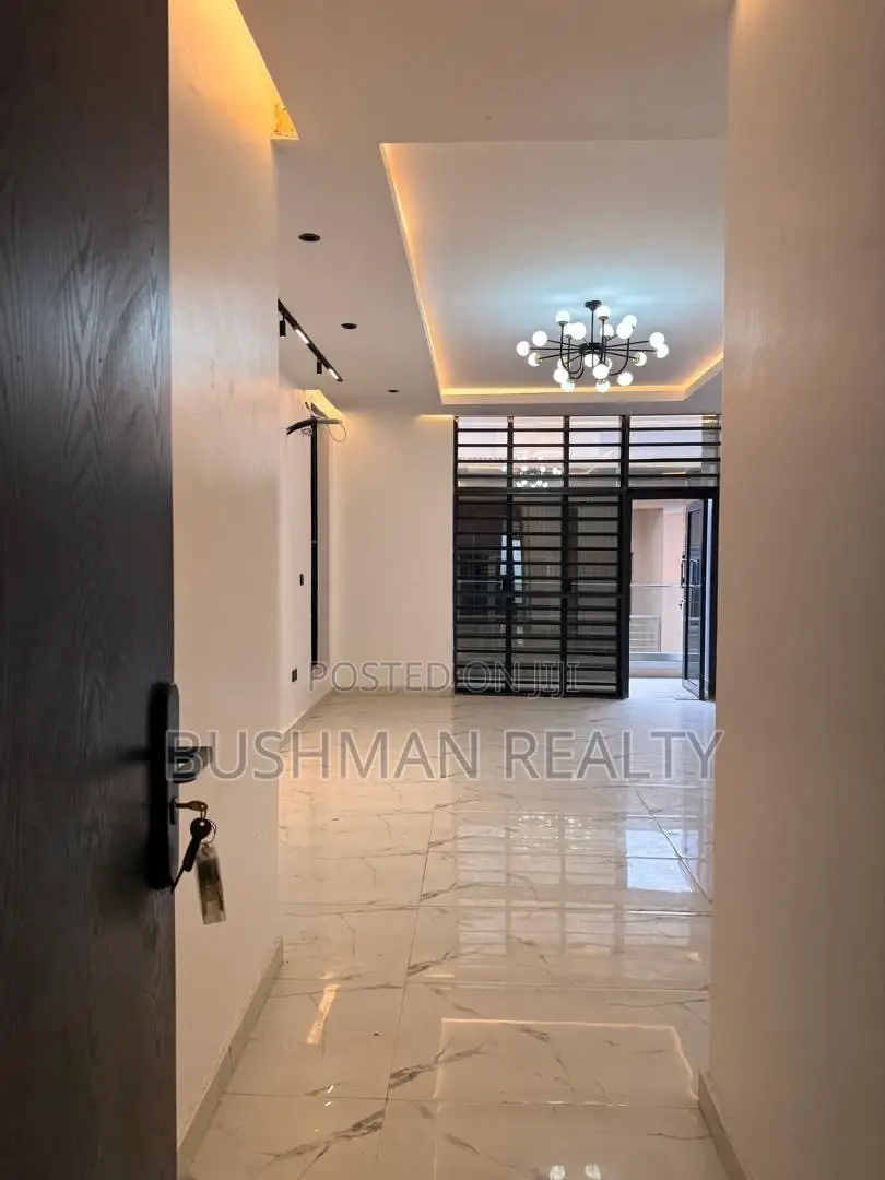 2bdrm Apartment in Lekki Phase 1 for rent