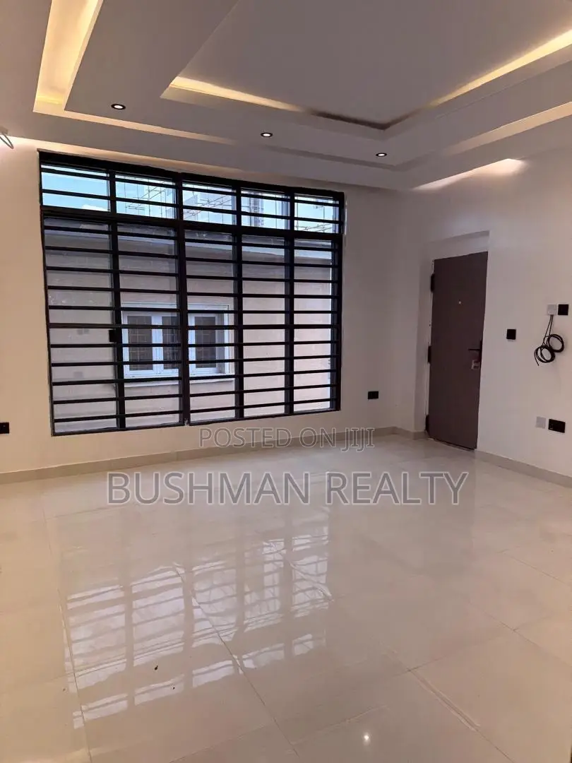 2bdrm Apartment in Lekki Phase 1 for rent