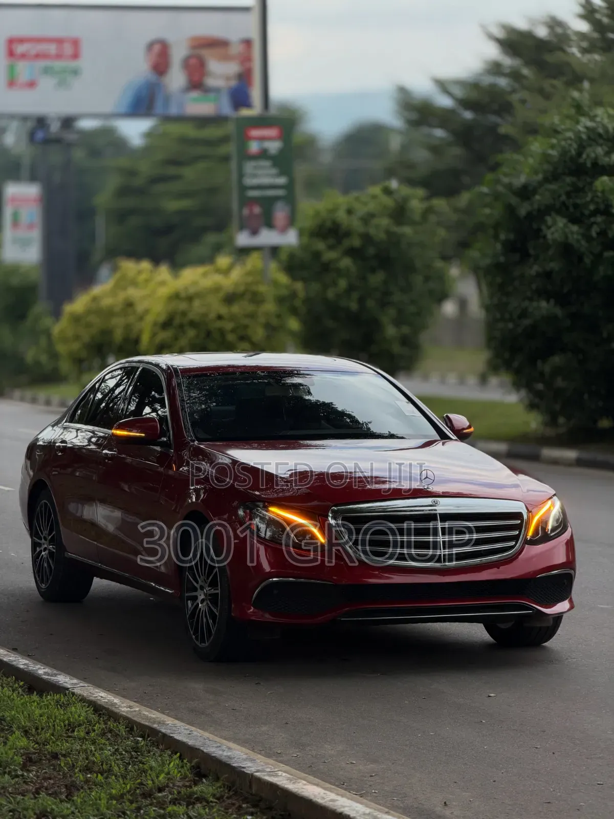 Mercedes-Benz E300 2018 Red