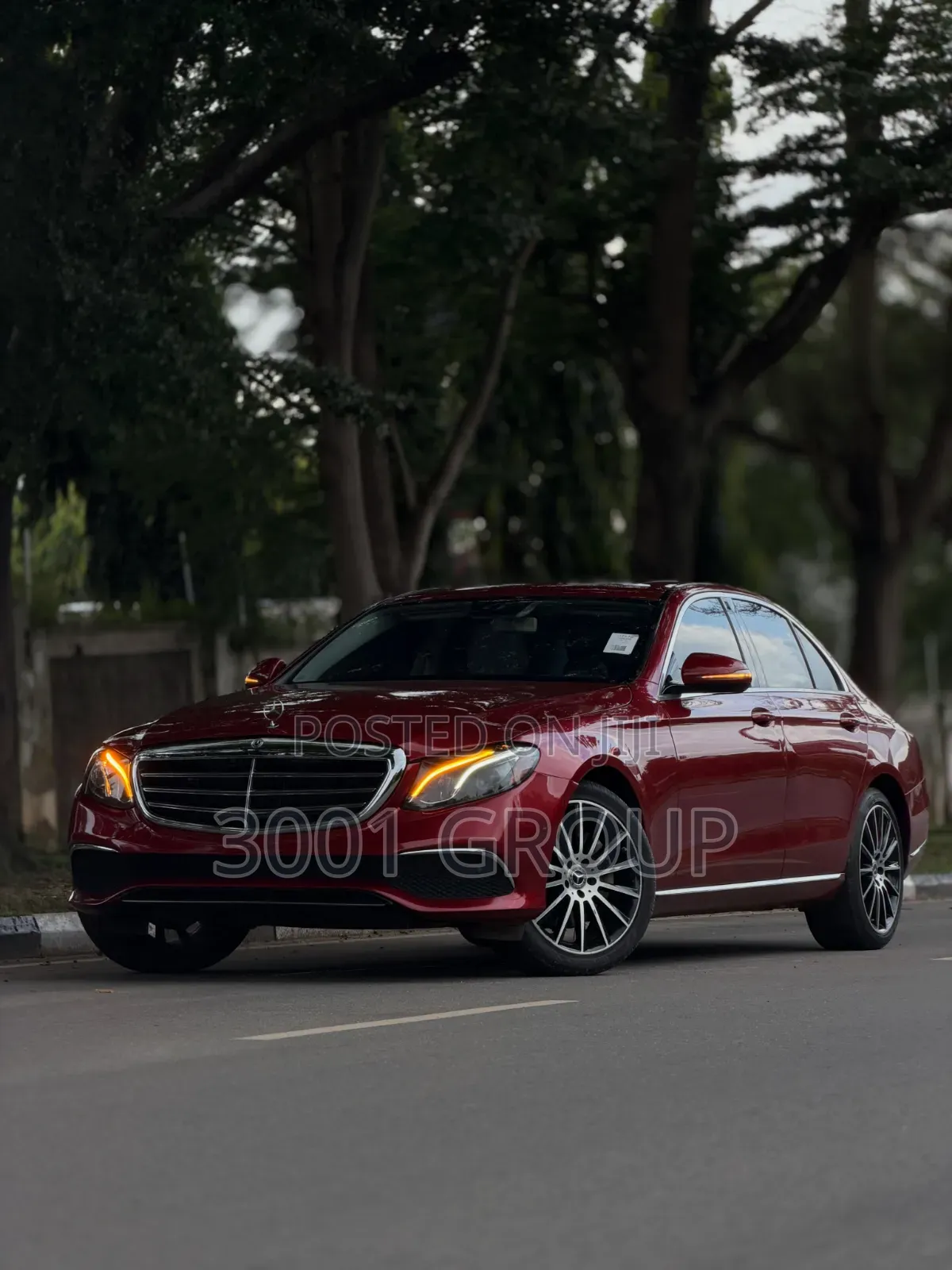 Mercedes-Benz E300 2018 Red