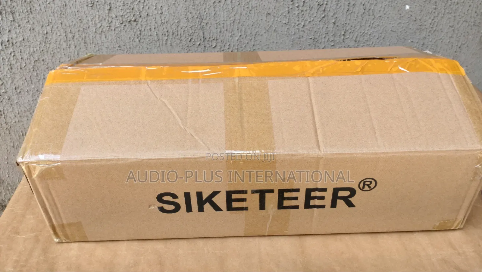 SIKETEER S 4600 4in 1 Professional UHF Wireless Cardiod Microphone