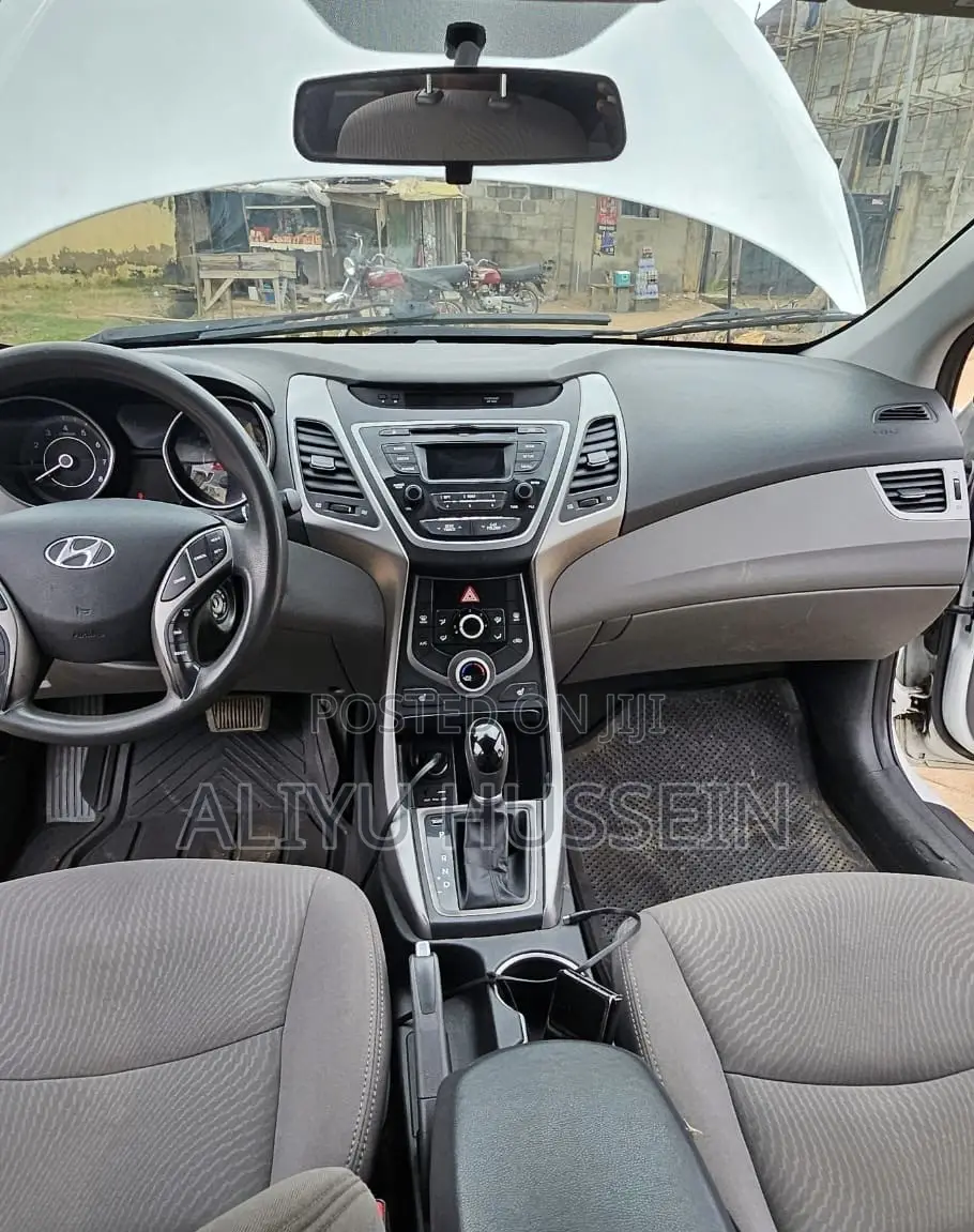Hyundai Elantra 2014 White